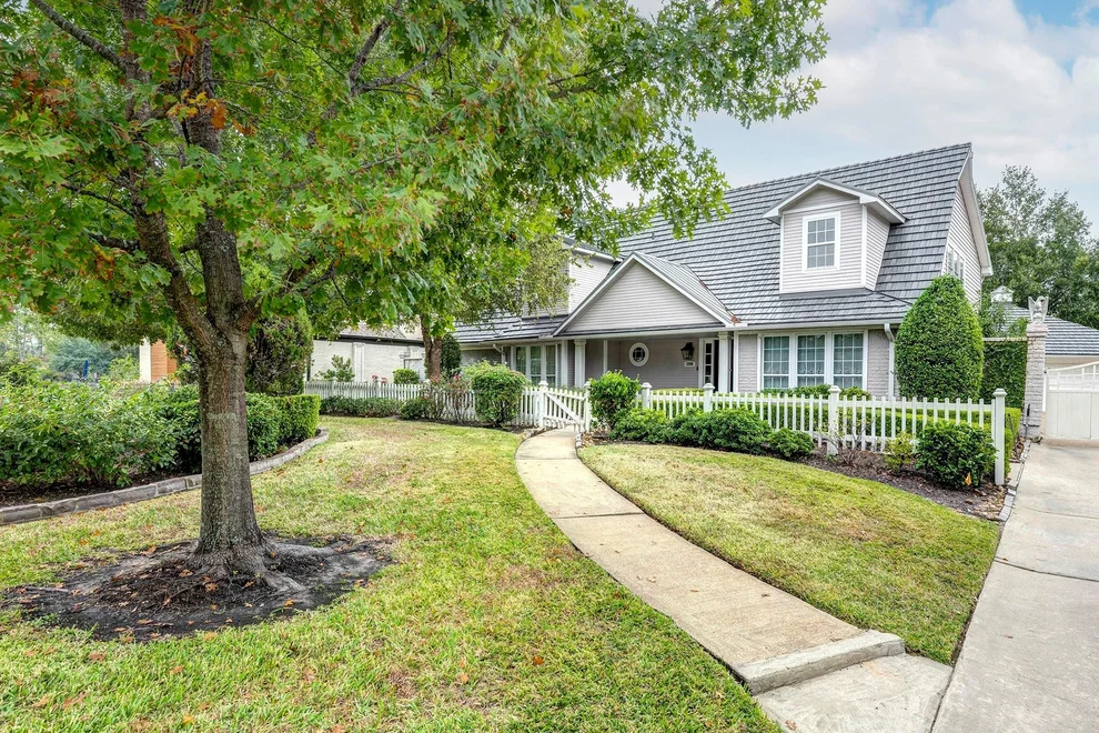 Unit for sale at 13106 Lookout Mountain Court, Houston, TX 77069