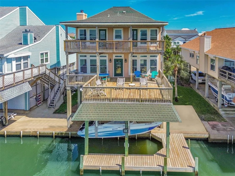 Unit for sale at 247 Isles End Road, Tiki Island, TX 77554