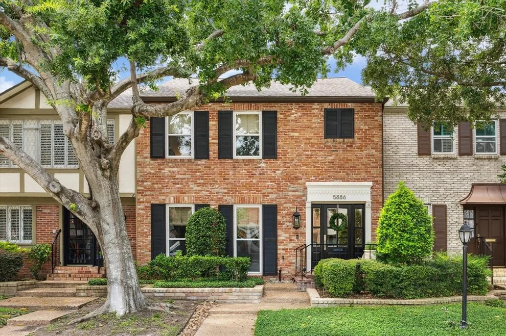 Unit for sale at 5886 Valley Forge Drive, Houston, TX 77057