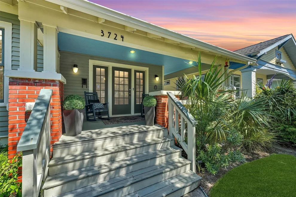 Unit for sale at 3724 Avenue P 1/2, Galveston, TX 77550
