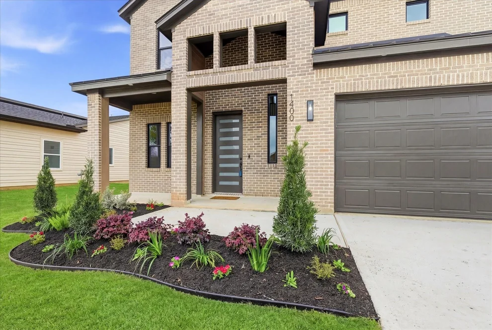 Unit for sale at 1400 Oregon Street, La Porte, TX 77571