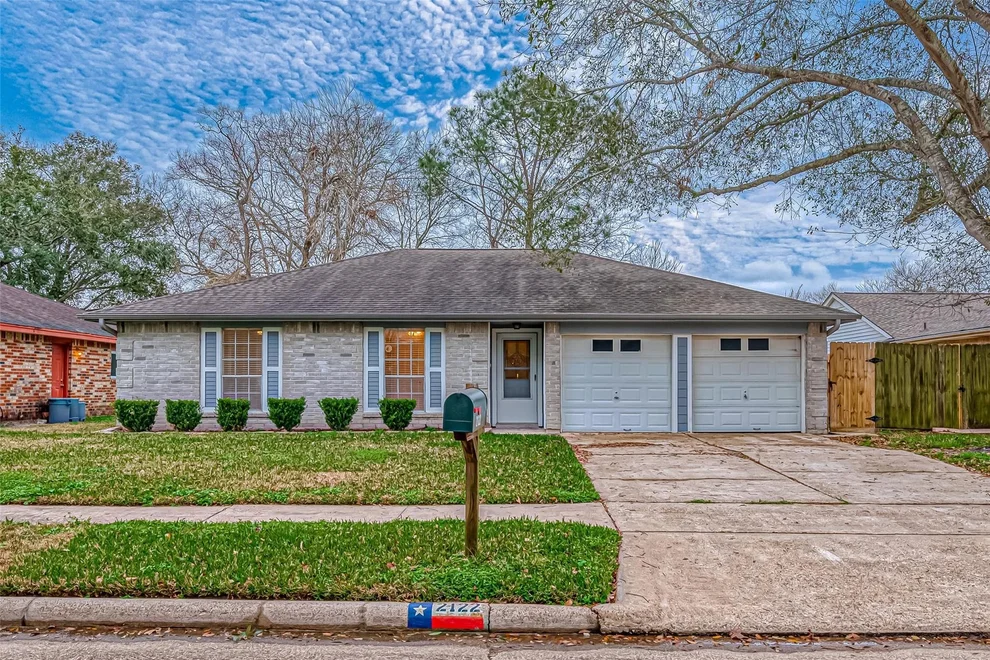 Unit for sale at 2122 Heritage Colony Drive, Friendswood, TX 77546