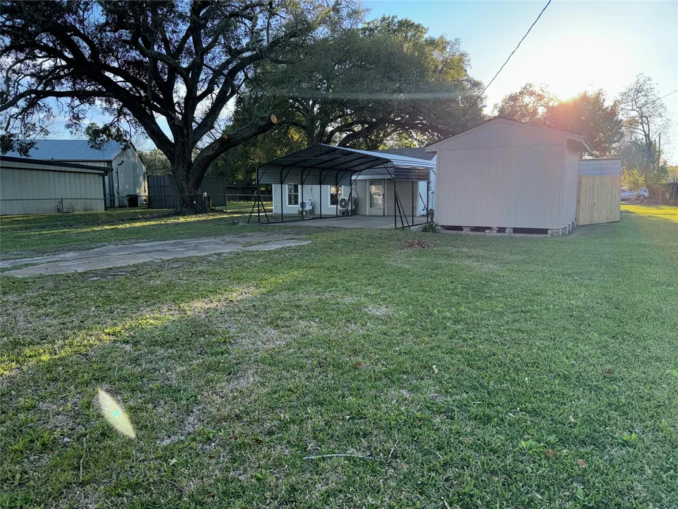 Unit for sale at 406 S 7th Street, Alvin, TX 77511