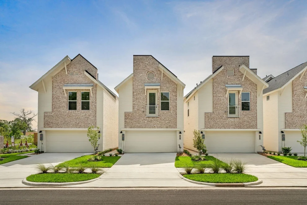 Unit for sale at 6020 Knox Street, Houston, TX 77091