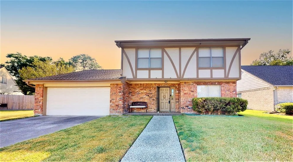 Unit for sale at 15434 Linkshire Drive, Houston, TX 77062