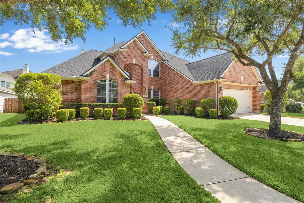 Unit for sale at 124 Lamar Canyon Lane, Friendswood, TX 77546
