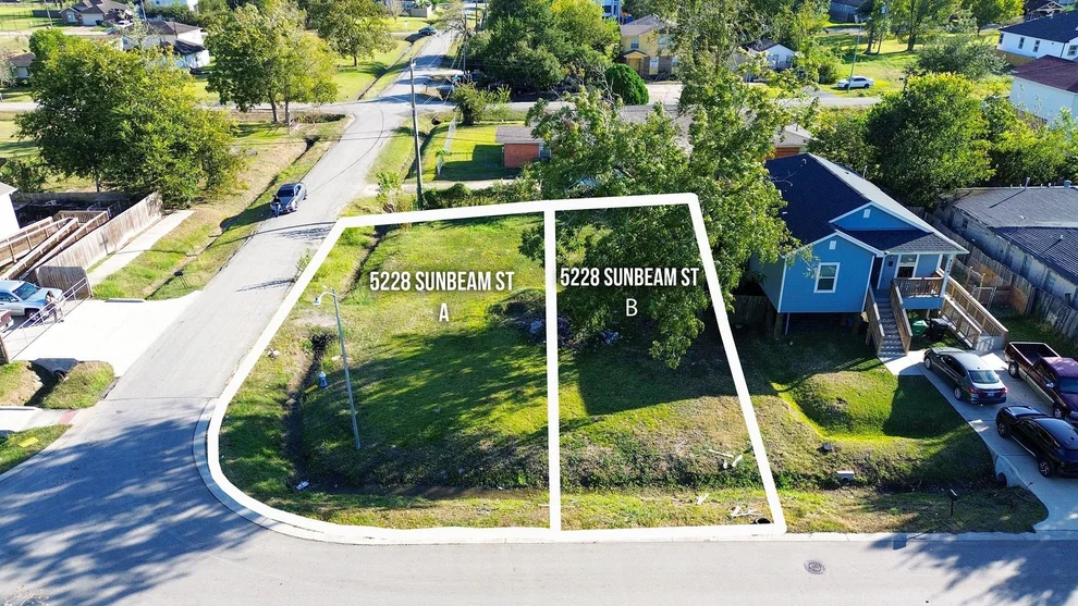 Unit for sale at 5228 Sunbeam B Street, Houston, TX 77033