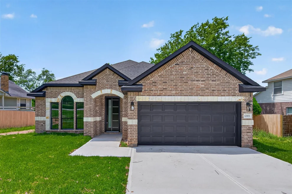 Unit for sale at 12431 Green Ridge Drive, Willis, TX 77318