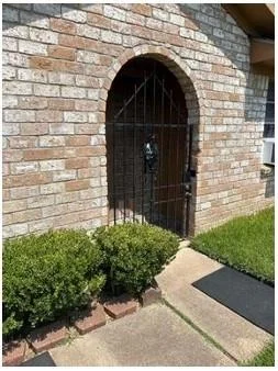Unit for sale at 5135 Fairgreen Lane, Houston, TX 77048