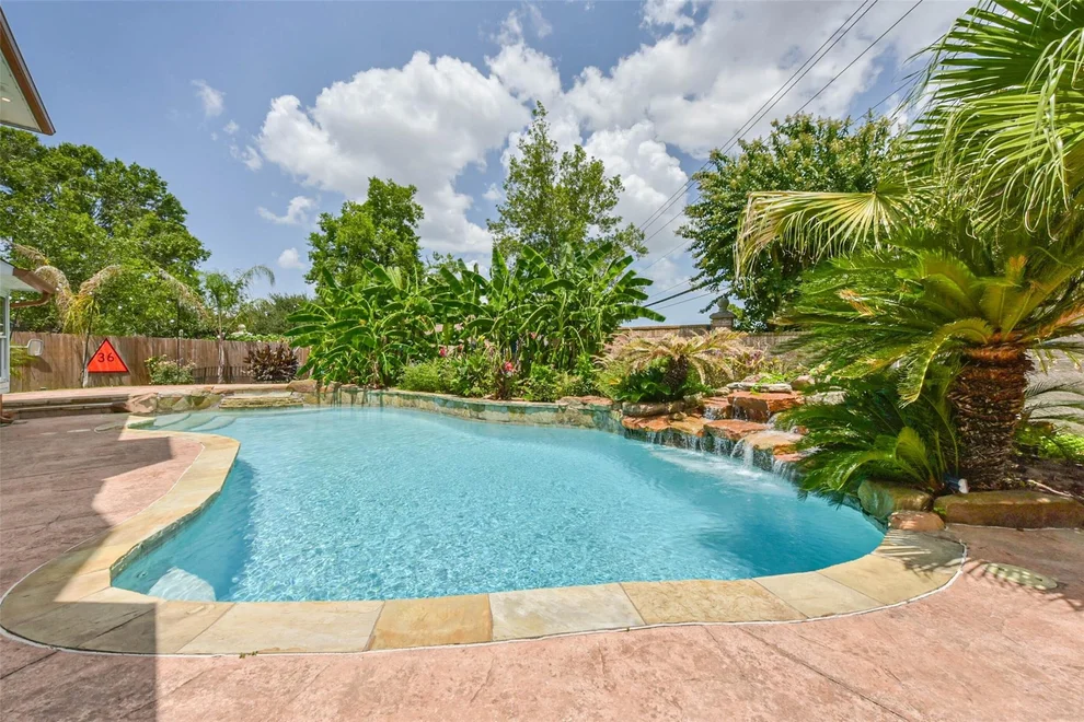 Unit for sale at 2707 Sailors Moon Drive, Friendswood, TX 77546