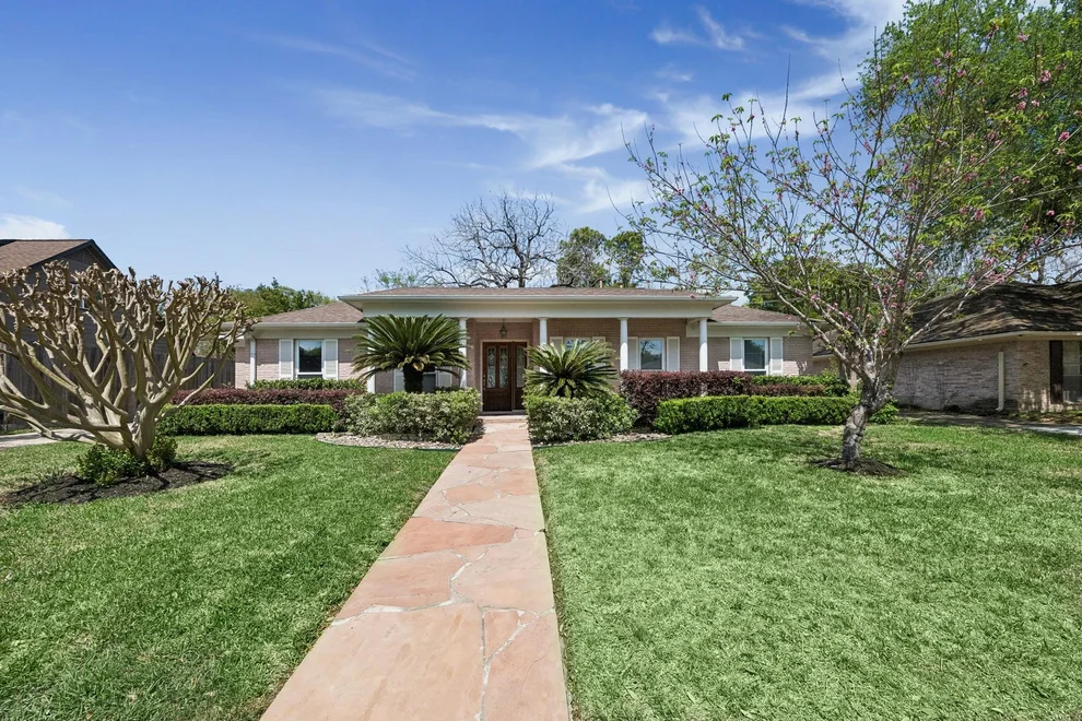 Unit for sale at 7726 Meadowvale Drive, Houston, TX 77063