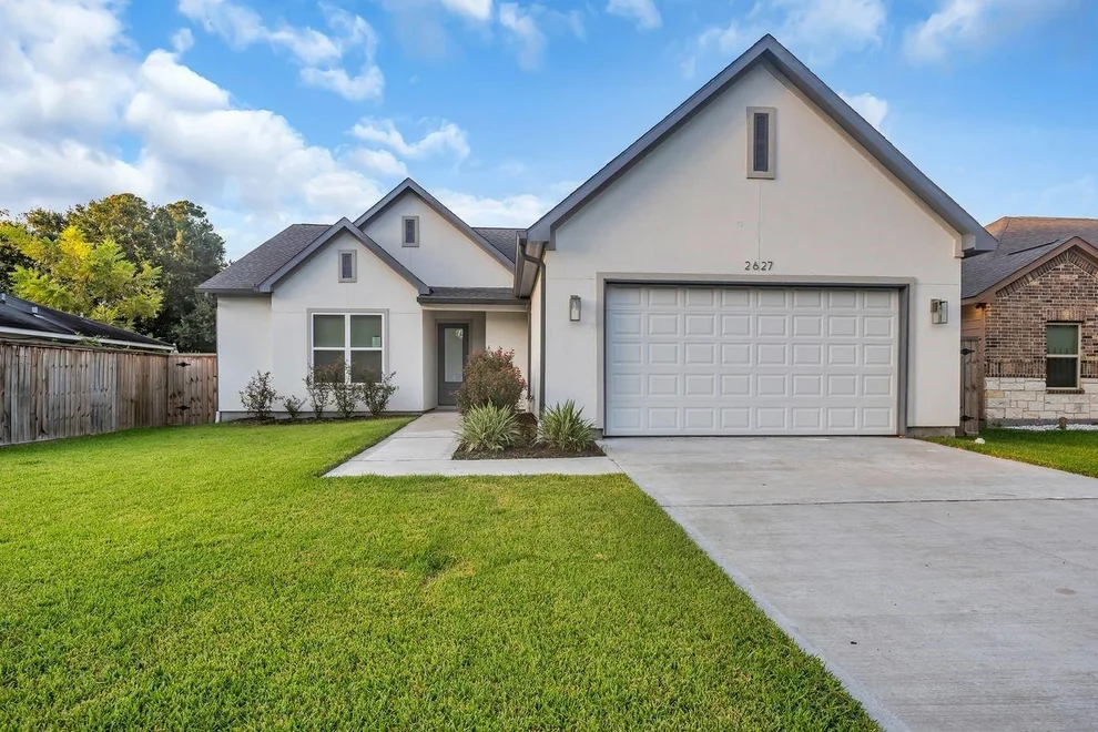 Unit for sale at 2627 Carmel Street, Houston, TX 77091