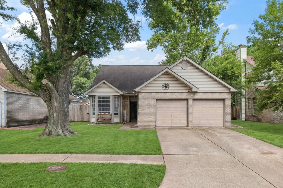 Unit for sale at 7707 Trail Blazer Drive, Houston, TX 77040