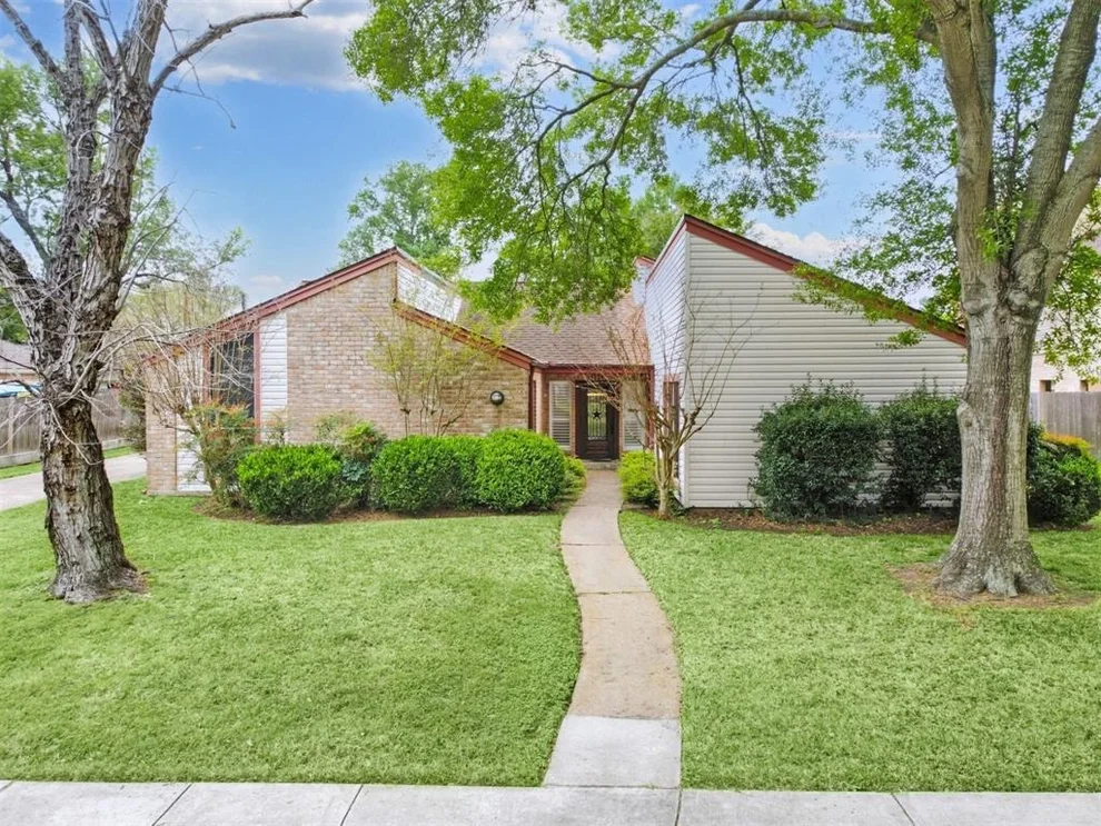 Unit for sale at 15621 Elwood Drive, Jersey Village, TX 77040