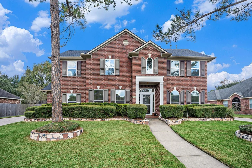 Unit for sale at 1412 Cambridge Drive, Friendswood, TX 77546