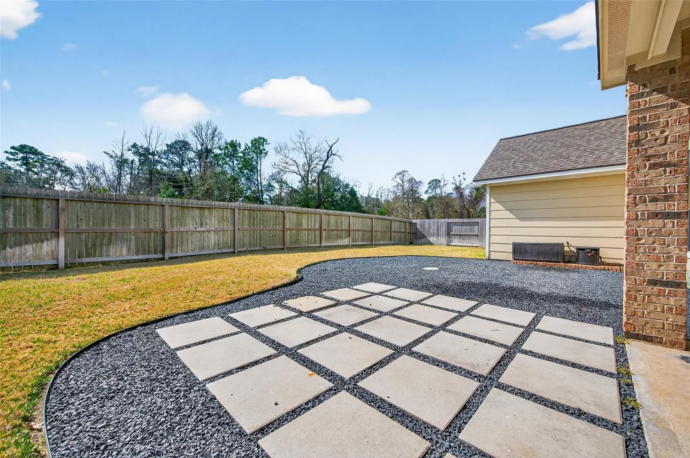 Unit for sale at 11131 Maidenfair Drive, Tomball, TX 77375
