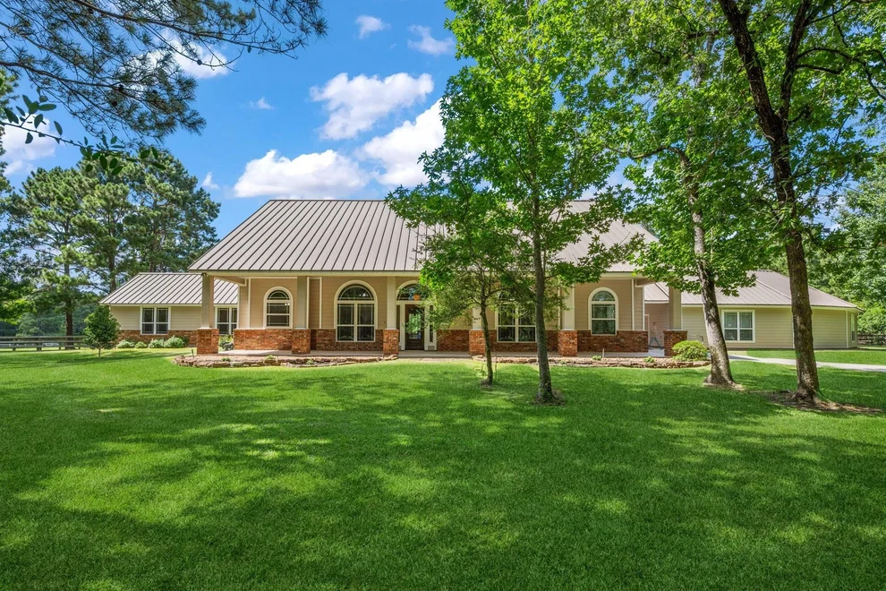 Unit for sale at 28333 Timber Oaks Court, Magnolia, TX 77355