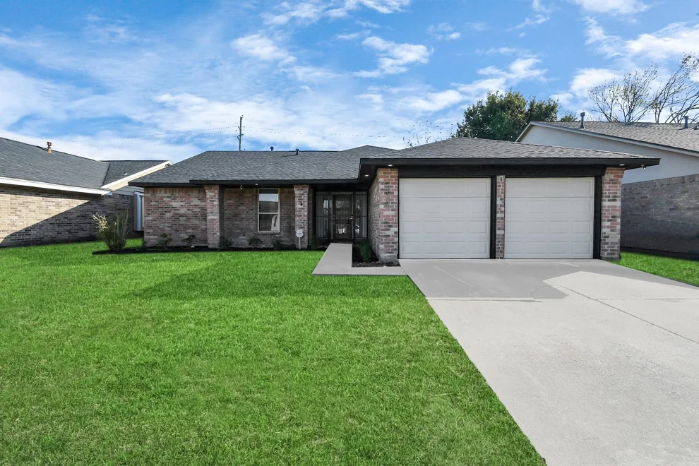 Unit for sale at 8906 Enchanted Forest Drive, Houston, TX 77088