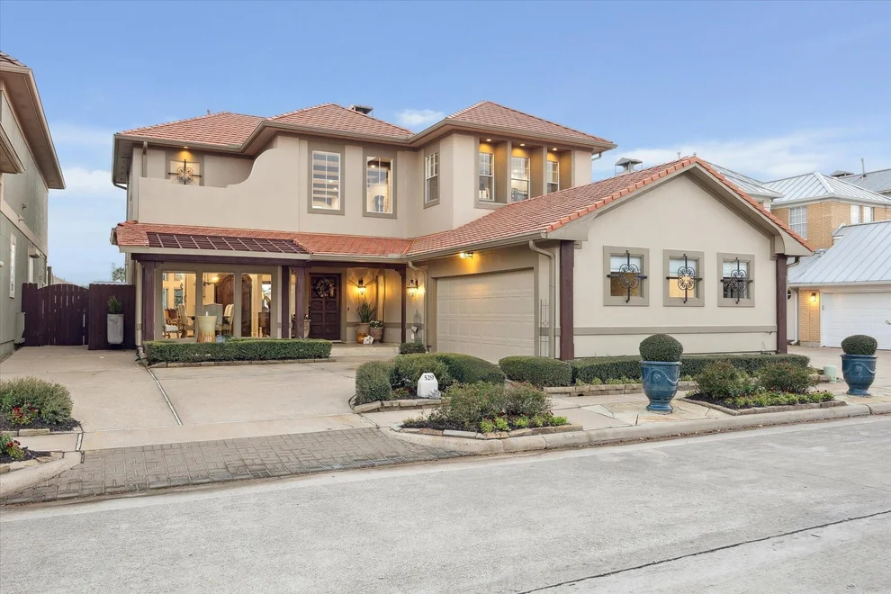 Unit for sale at 529 Southport Lane, Kemah, TX 77565