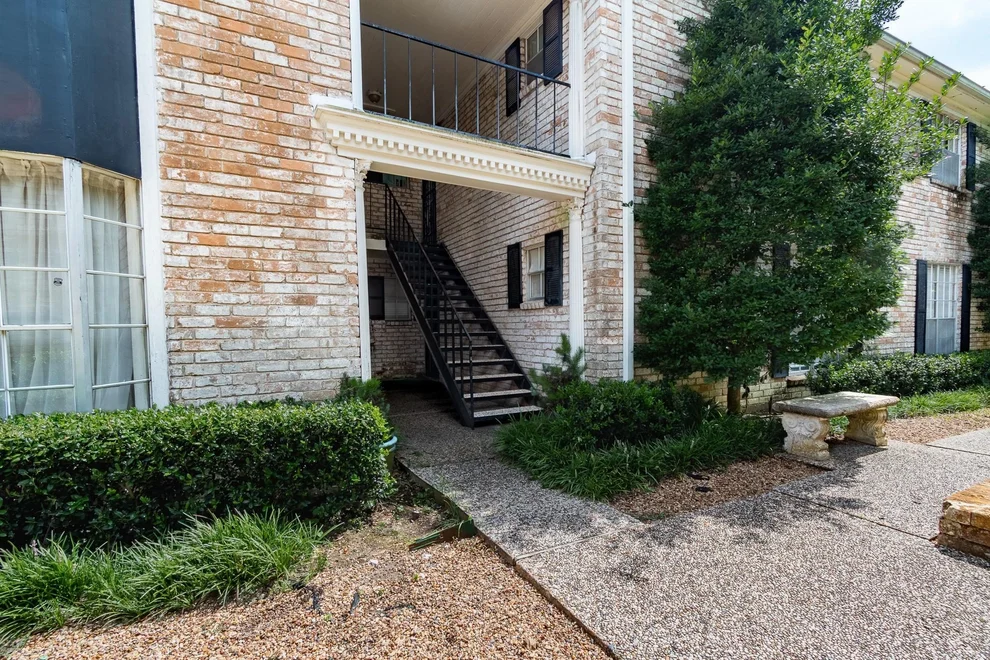 Unit for sale at 7900 Westheimer Road, Houston, TX 77063
