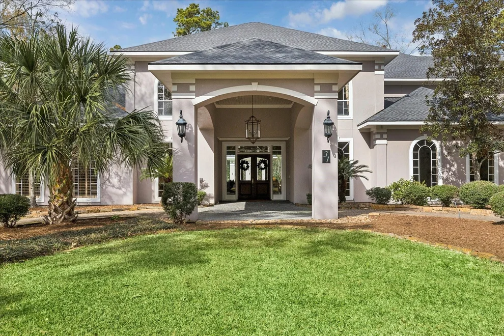 Unit for sale at 31 Enchanted Woods Drive, Kingwood, TX 77339