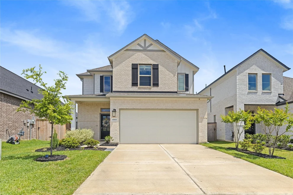 Unit for sale at 19363 Poppy Village Circle, Magnolia, TX 77355