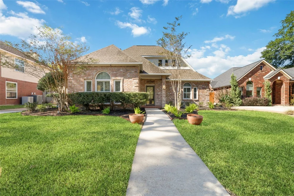 Unit for sale at 6306 Castle Lane Drive, Houston, TX 77066