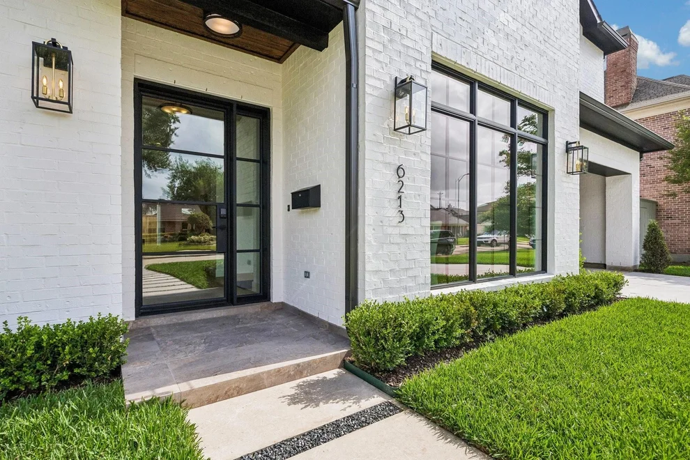 Unit for sale at 6213 Overbrook Lane, Houston, TX 77057