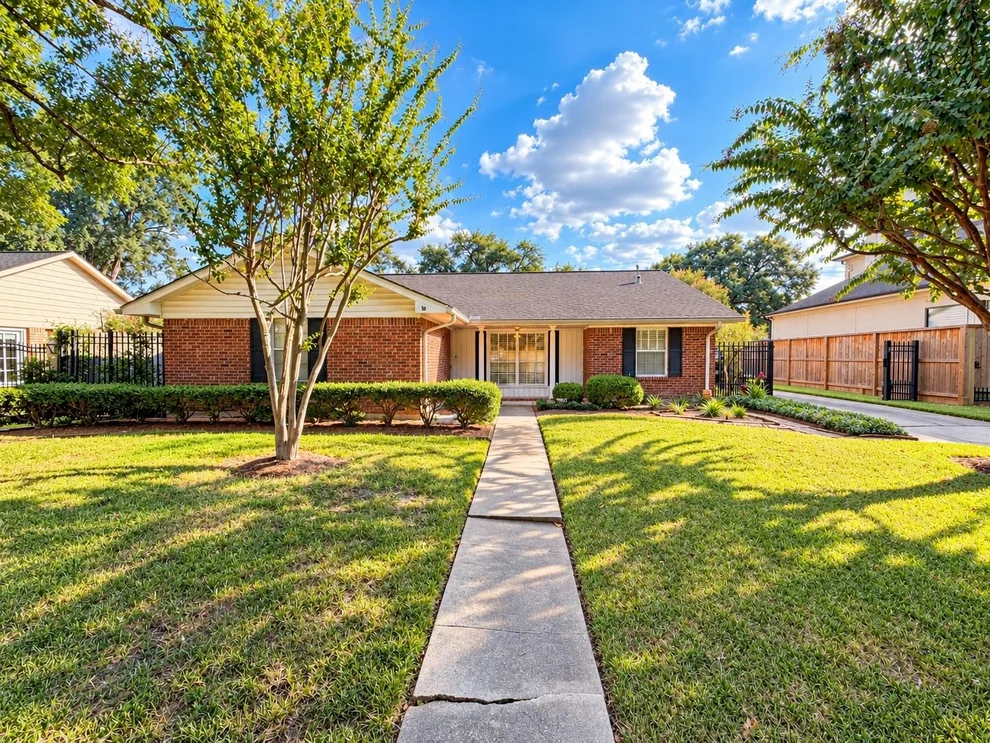 Unit for sale at 7903 Meadow Lake Lane, Houston, TX 77063