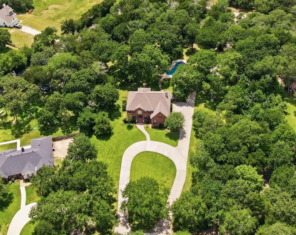 Unit for sale at 3805 N Briarwood Drive, Brenham, TX 77833