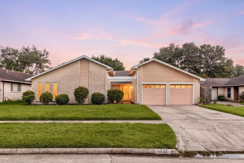 Unit for sale at 9232 Vickijohn Drive, Houston, TX 77031