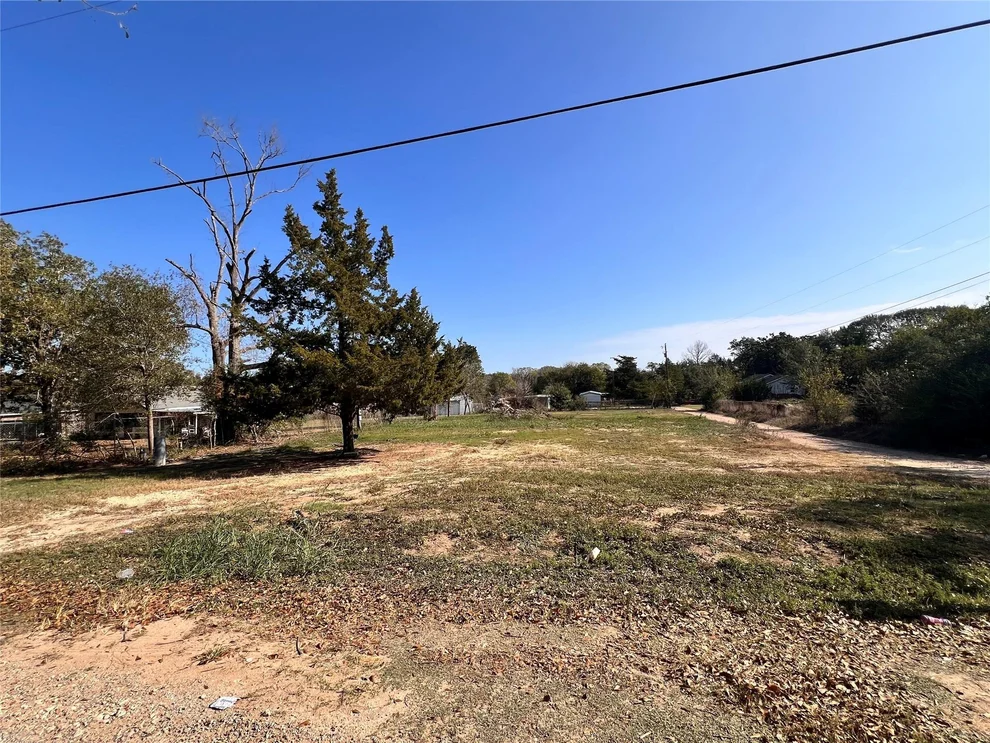 Unit for sale at 1400 Allen Road, Brenham, TX 77833