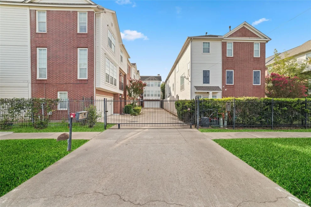 Unit for sale at 2256 La Branch Street, Houston, TX 77002