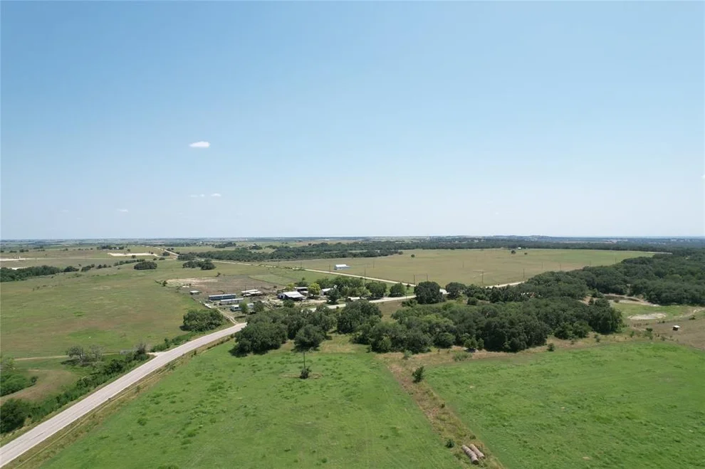 Unit for sale at 3624 W Fm 532, Shiner, TX 77984