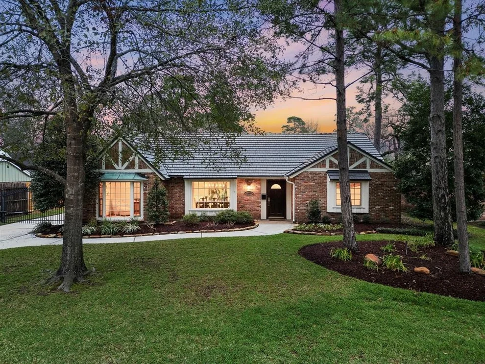 Unit for sale at 10154 Whiteside Lane, Houston, TX 77043