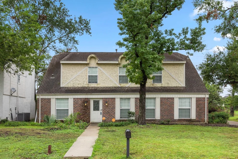 Unit for sale at 7407 Theisswood Road, Spring, TX 77379