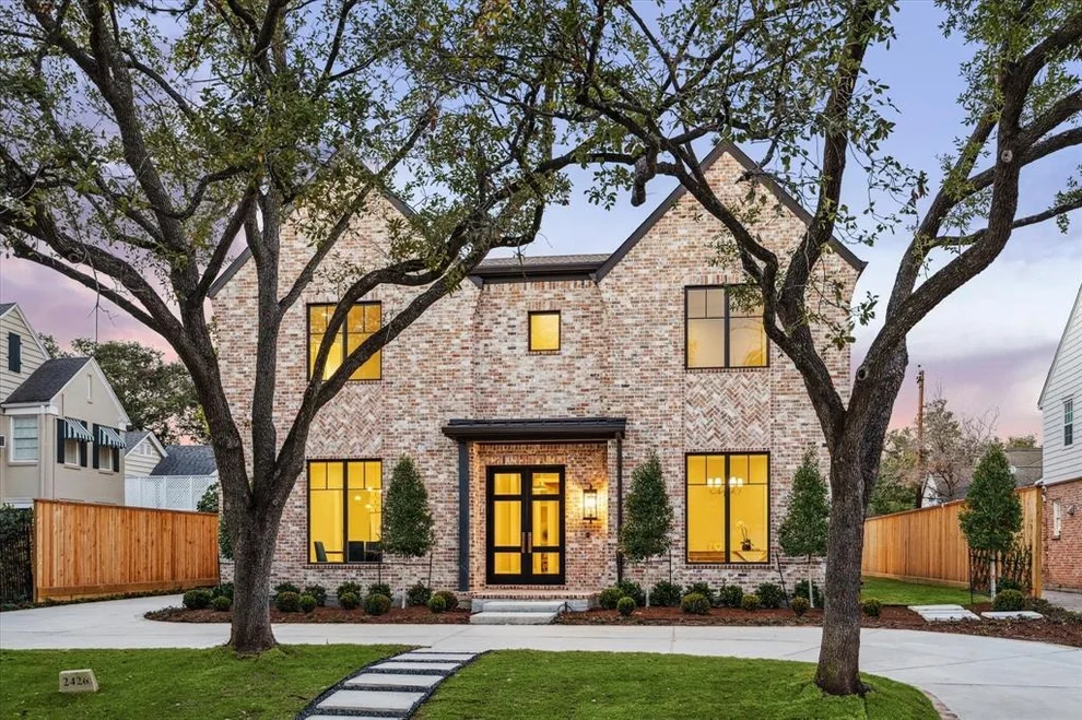 Unit for sale at 2426 Inwood Drive, Houston, TX 77019