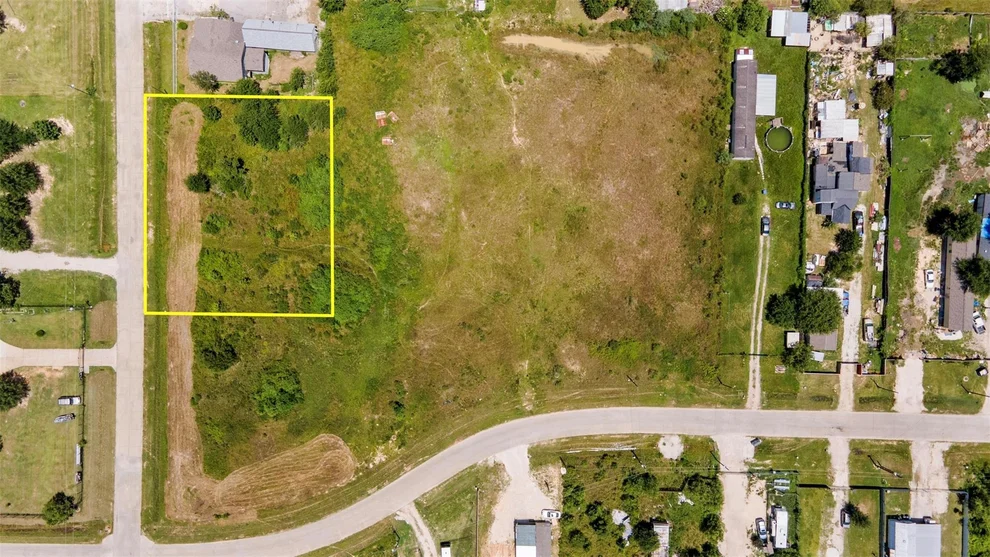 Unit for sale at 341 County Road 3578, Cleveland, TX 77327