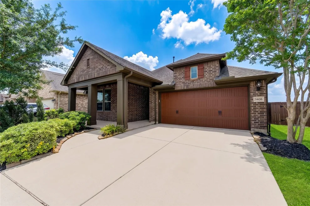 Unit for sale at 3406 Lake Court, Iowa Colony, TX 77583
