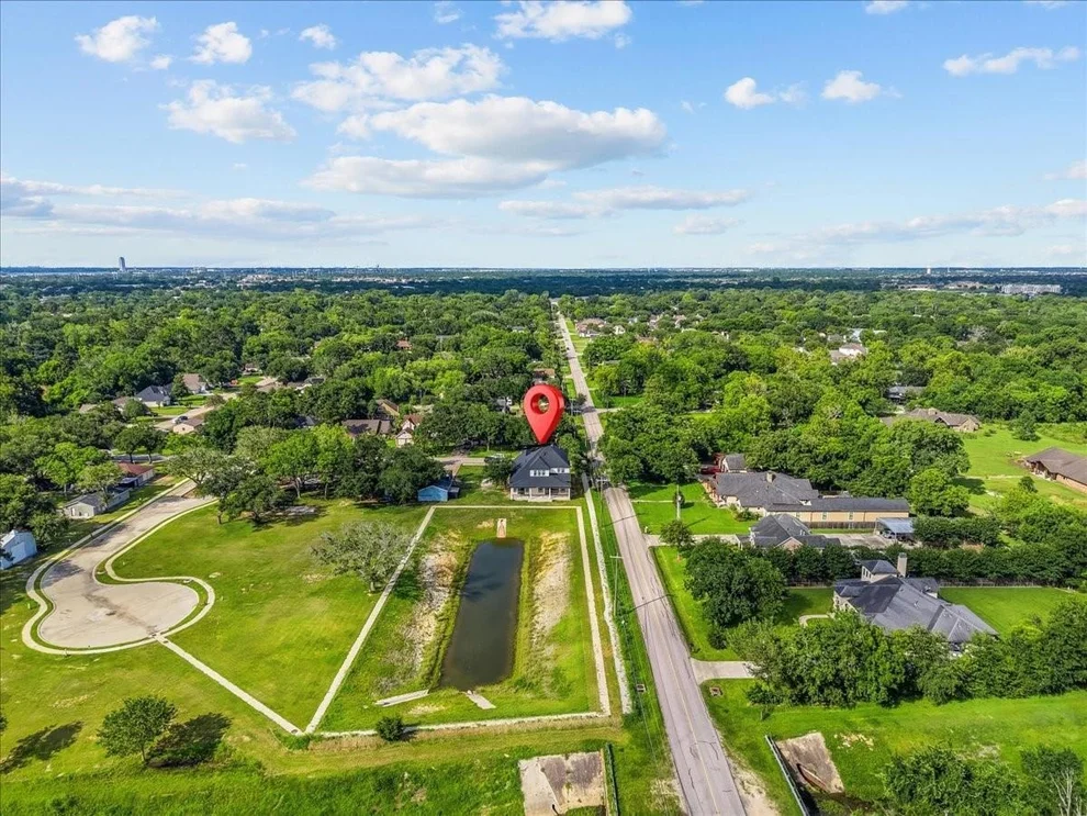 Unit for sale at 721 S Kansas Avenue, League City, TX 77573
