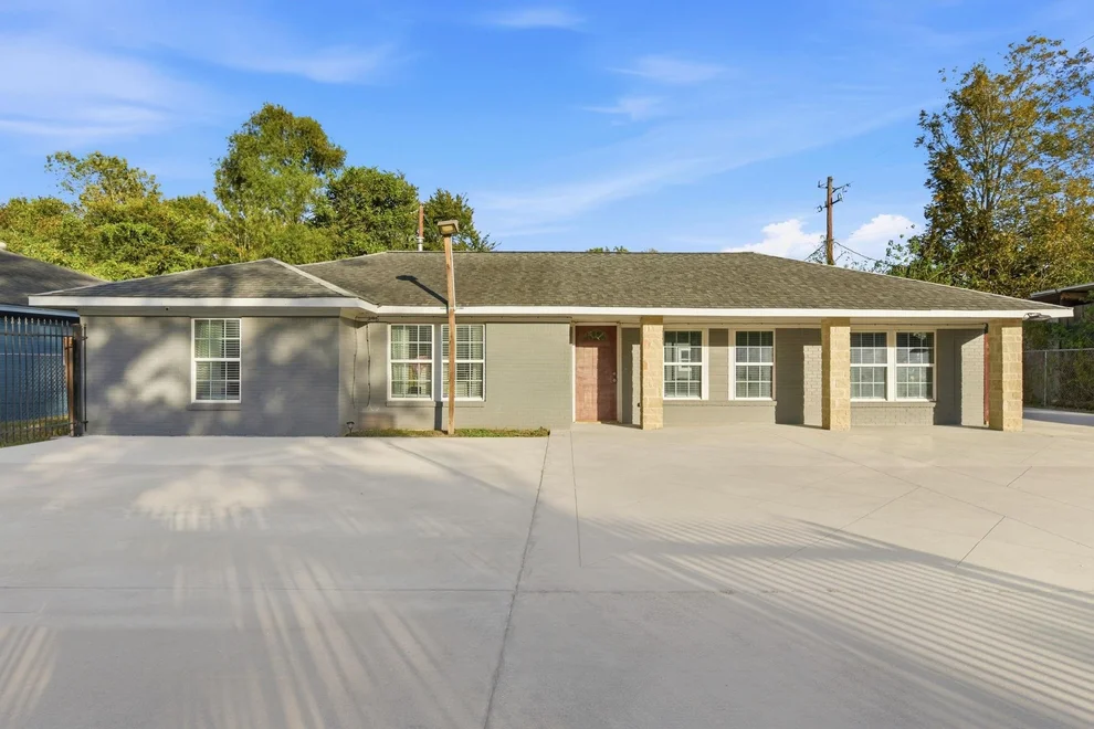 Unit for sale at 11716 Innsbury Drive, Houston, TX 77093