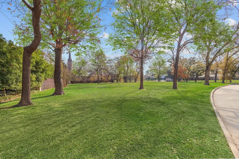 Unit for sale at 695 Rocky River Road, Houston, TX 77056