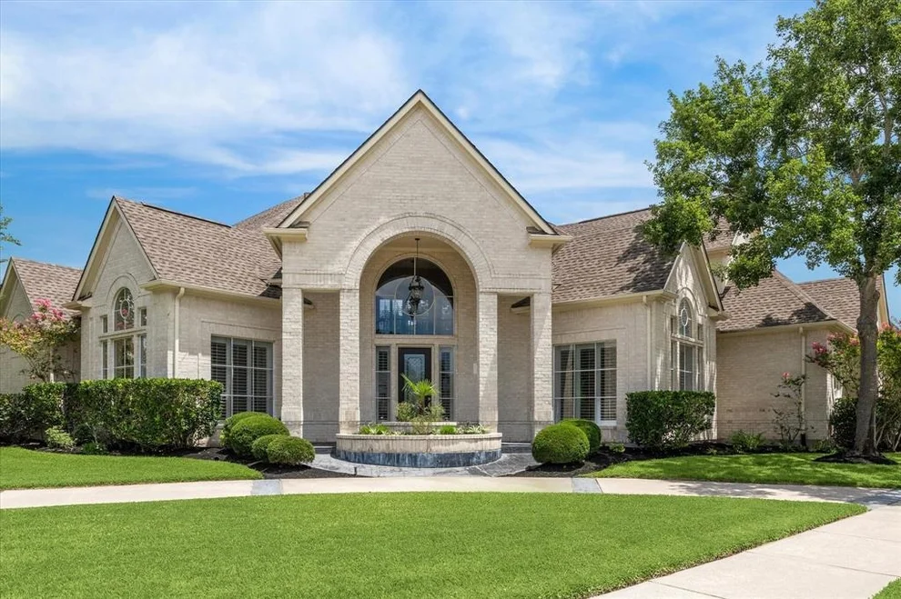 Unit for sale at 13111 Shermons Pond, Houston, TX 77041