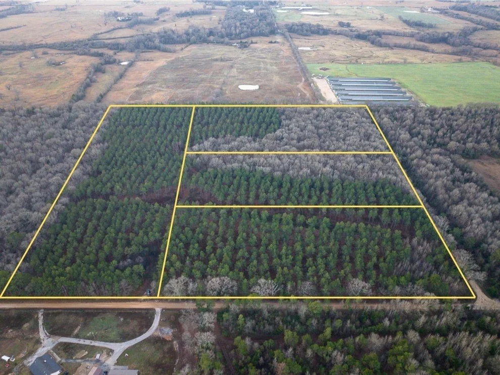 Unit for sale at T-1 Cr 4302, De Kalb, TX 75559