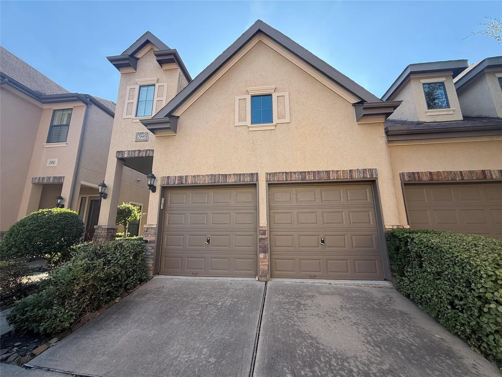 Unit for sale at 2946 Royal Oaks Crest, Houston, TX 77082