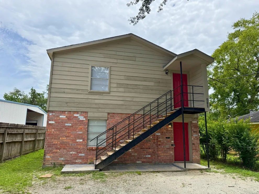 Unit for sale at 214 Crawford Street, Huntsville, TX 77340