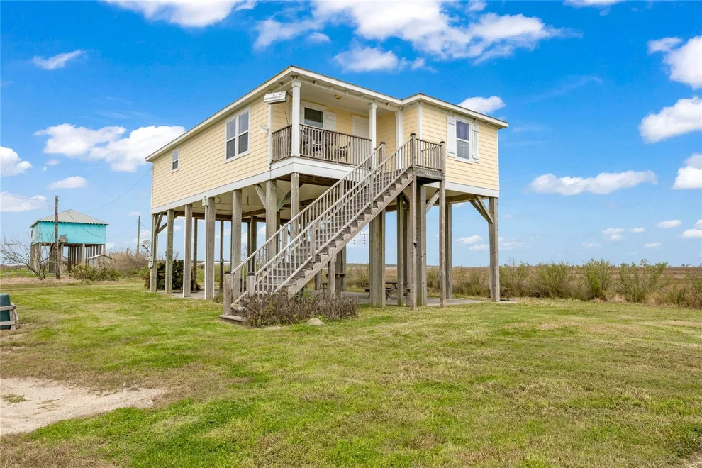 Unit for sale at 1271 Faggards Slip, Gilchrist, TX 77617