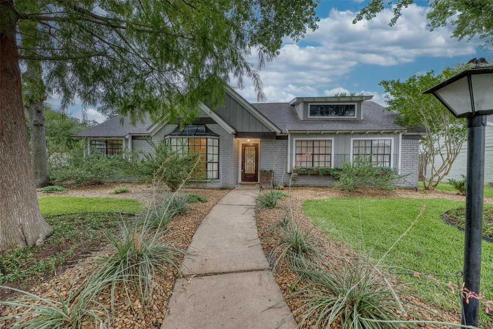 Unit for sale at 4650 Hickory Downs Drive, Houston, TX 77084