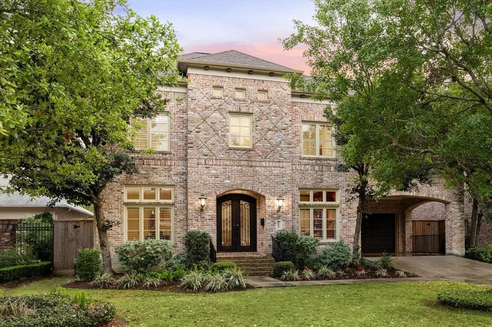 Unit for sale at 4051 Aberdeen Way, Houston, TX 77025