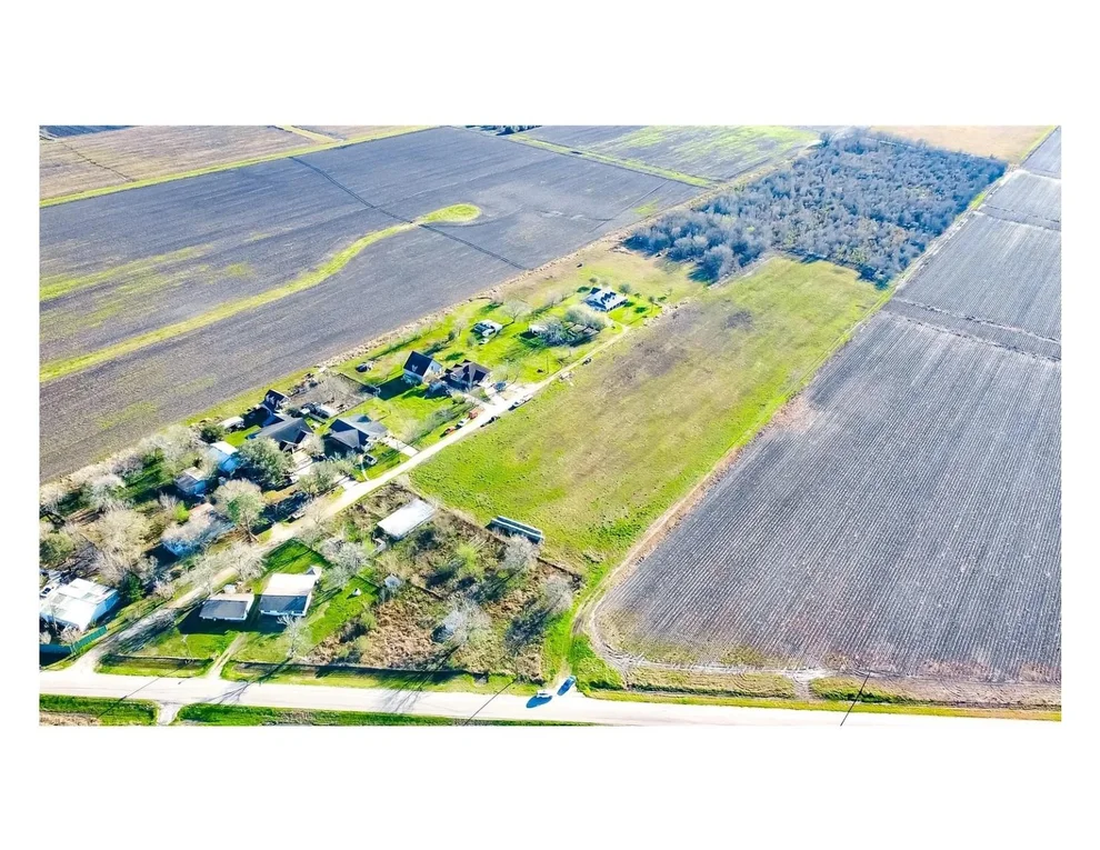 Unit for sale at 514 Darst Road, Beasley, TX 77417